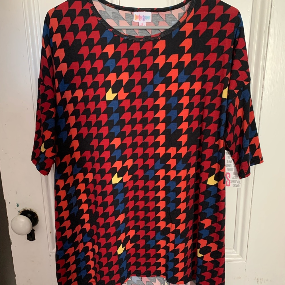 NWT 2/$20 LulaRoe high-low shirt sleeve